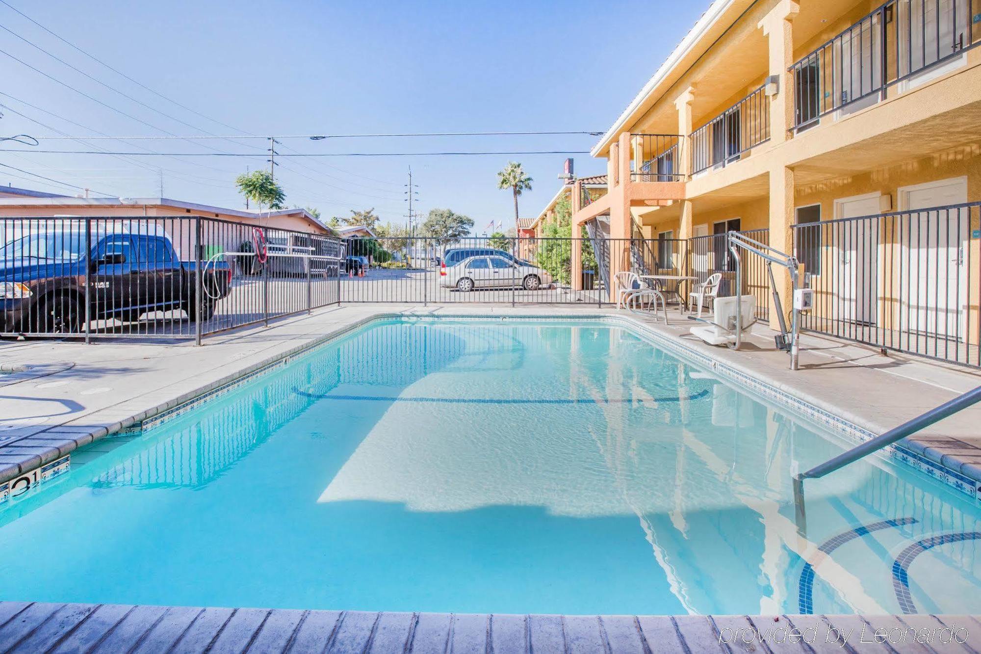 Econo Lodge Inn & Suites Lodi - Wine Country Area Exterior photo